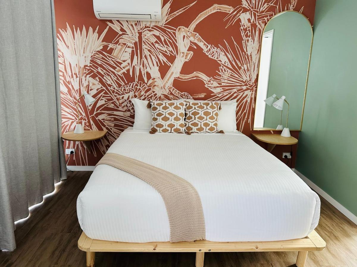 Deluxe Queen Suite
