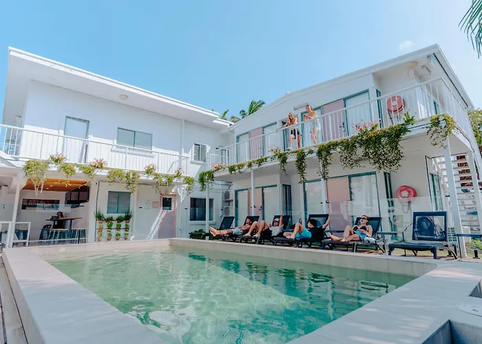 Surf Inn Boutique Backpackers - Free BreakfastBoutique Hotel